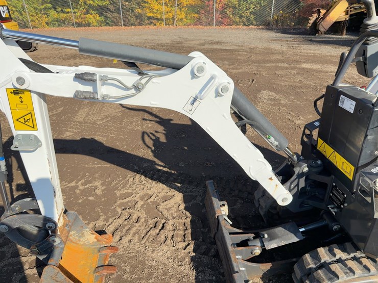 2023-bobcat-e10-image-10