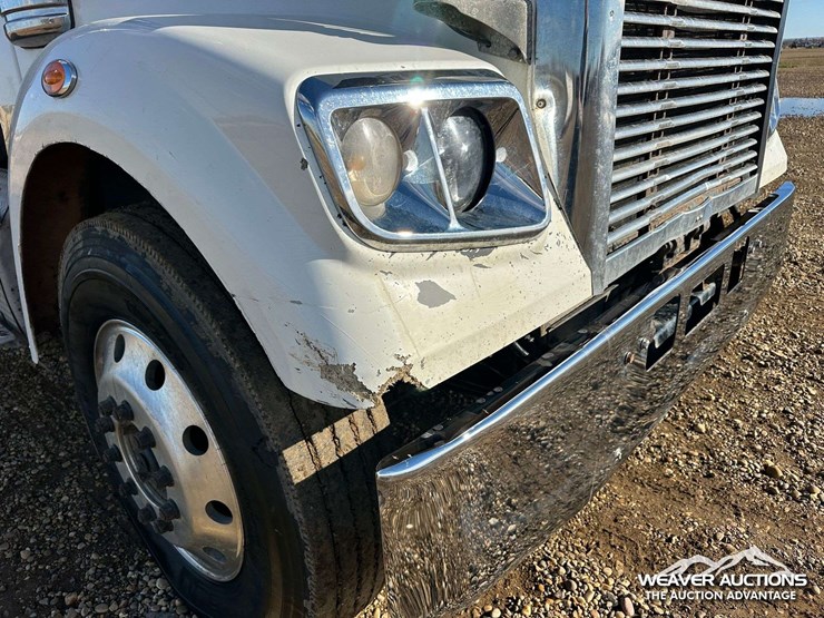 2012-freightliner-coronado-122-image-75