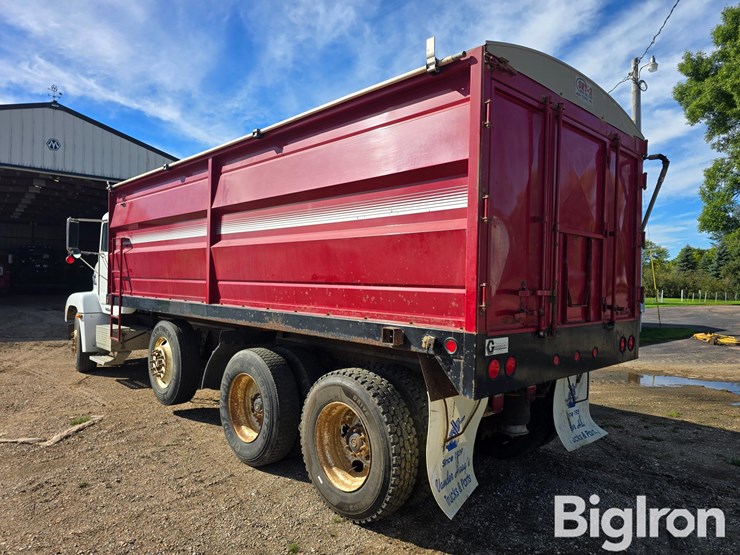 1999-freightliner-fld112-image-7