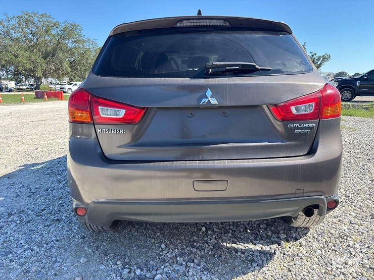 2017-mitsubishi-outlander-image-8