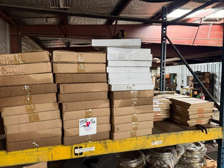 shelf-w/-(60+)-new-7-1/16”-15k-wp-&-bx-171-wllhead-flange-gaskets-image-1