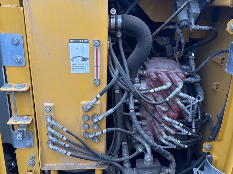 2024-john-deere-85-image-25