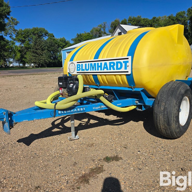 Blumhardt Wagon Master Pull Between Fertilizer Tank W/Pump