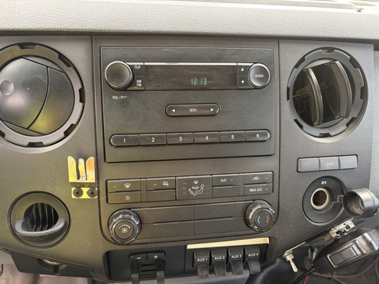 2011-ford-f350-image-34