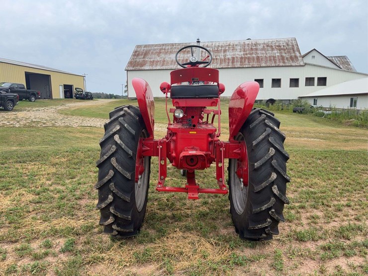 farmall-560-diesel-hi-clear-image-4