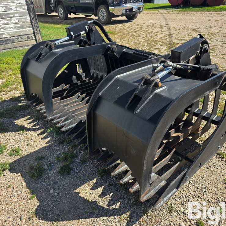 Skid Steer Grapple Bucket