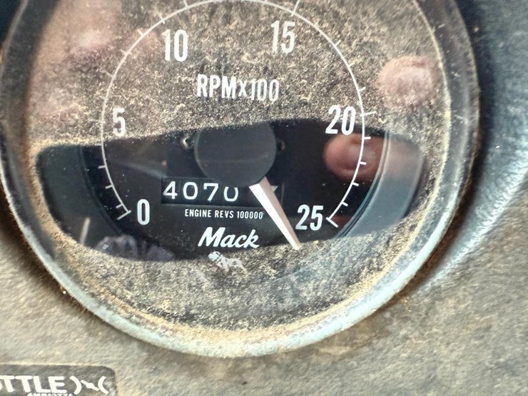 mack-dm690s-image-71