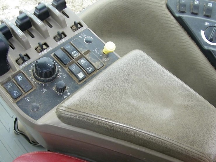2010-case-ih-magnum-305-image-10