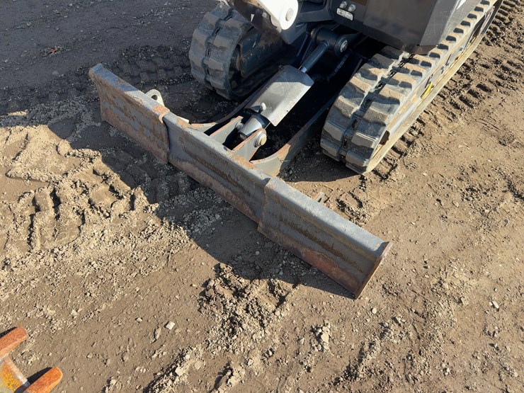 2023-bobcat-e10-image-11