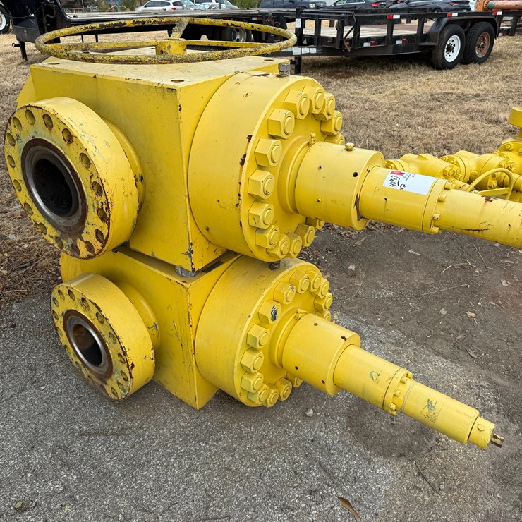 (2 X $) 7-1/16” 15K WP MANUAL FRAC GATE VALVES