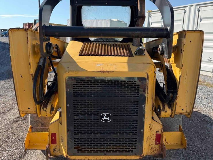 2005-john-deere-325-image-4