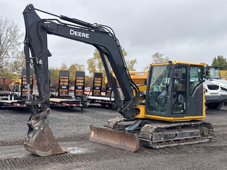 2024-john-deere-85-image-1
