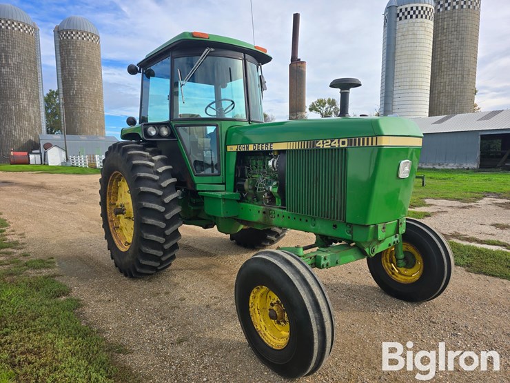1982-john-deere-4240-image-3