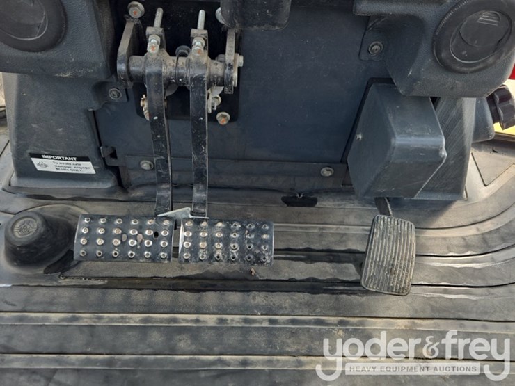 2020-deere-310sl-image-63