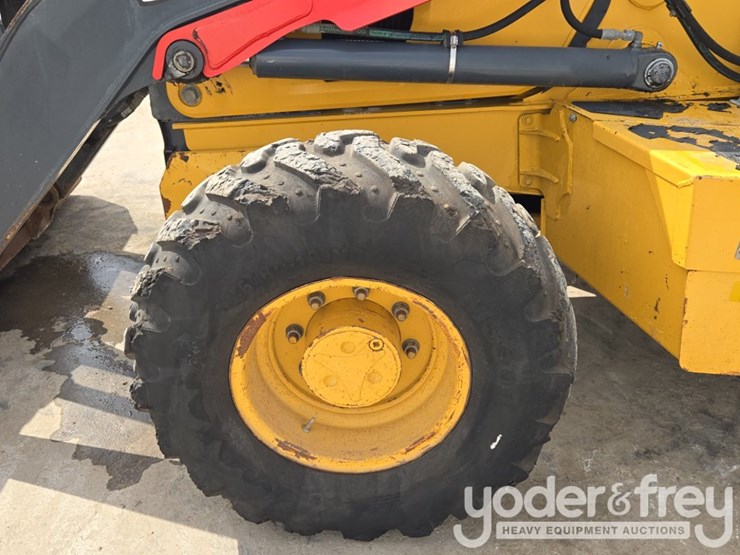 2020-deere-310sl-image-9