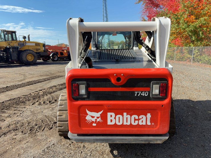 2023-bobcat-t740-image-4