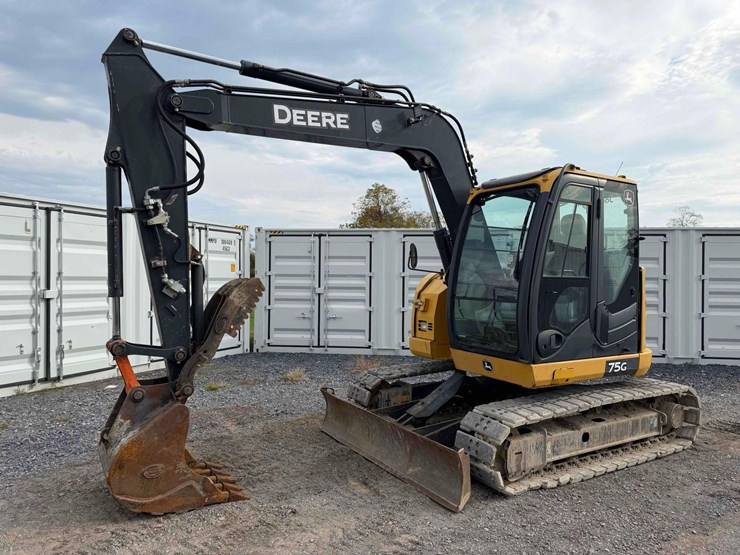 2019-deere-75g-image-1