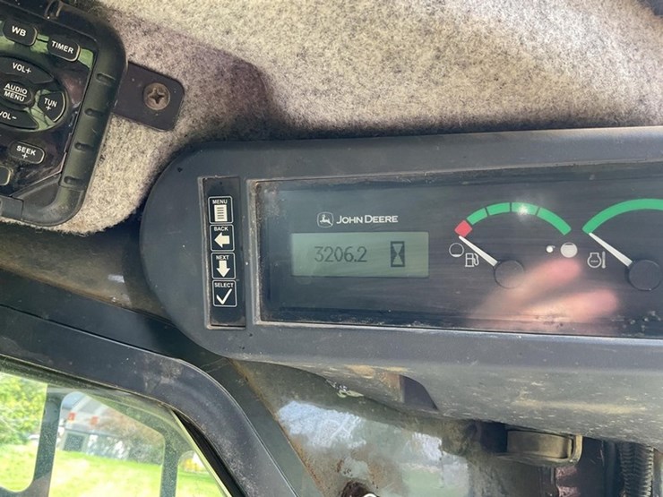 2018-deere-324e-image-15