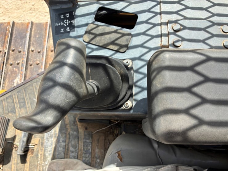 2014-deere-450j-lgp-image-9