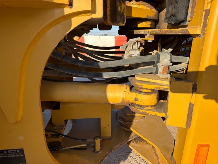 2008-caterpillar-928g-image-9