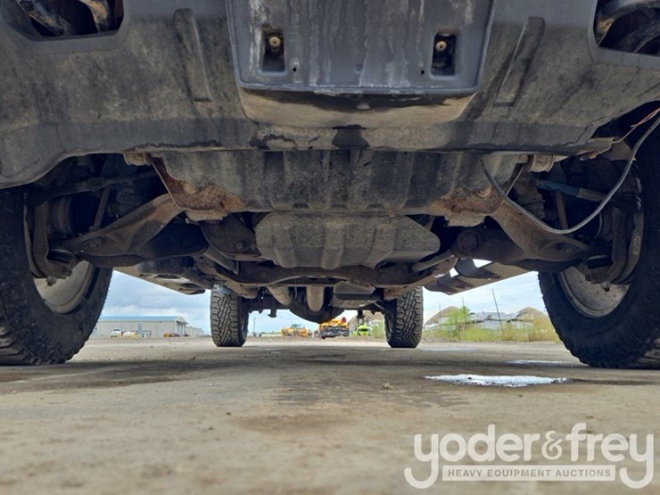 2015-chevrolet-silverado-2500-image-13