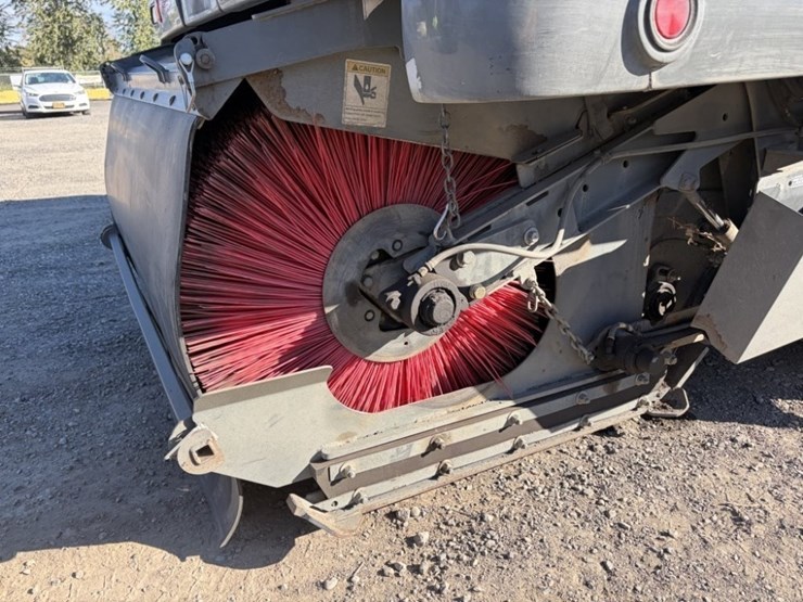 2018-elgin-broom-bear-image-24