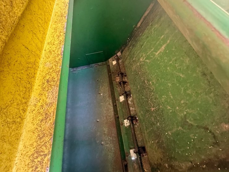 john-deere-8300-image-7