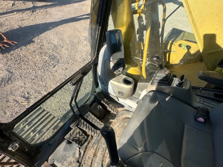 2007-caterpillar-330d-image-22
