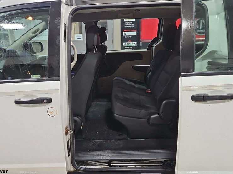 dodge-grand-caravan-image-11