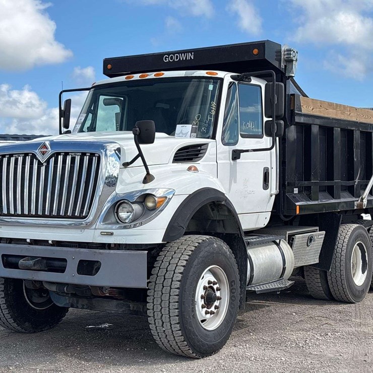 2016 International WorkStar 7500 T/A Godwin 400T Dump Truck