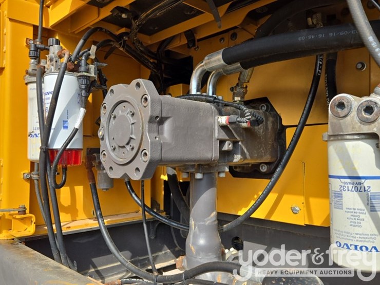 2016-volvo-ec350el-image-40