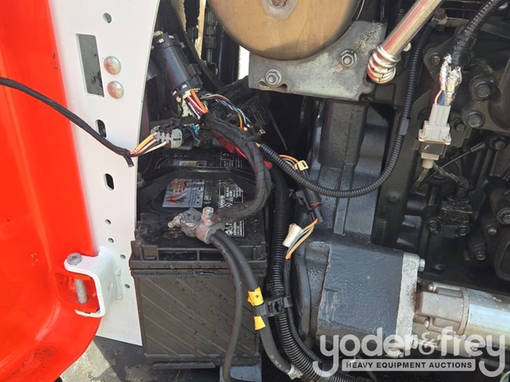 2017-bobcat-s590-image-32