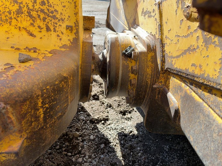 2014-komatsu-d61ex-23-image-13