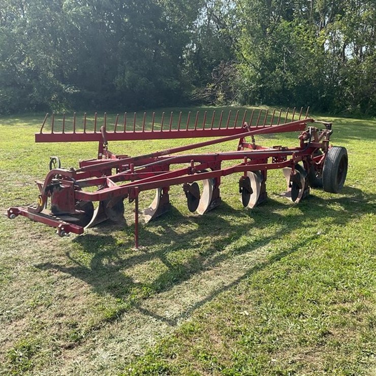 INTERNATIONAL 550