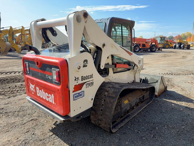 2023-bobcat-t740-image-5