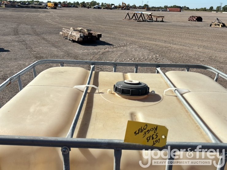 225-gal-water-carrier-image-5