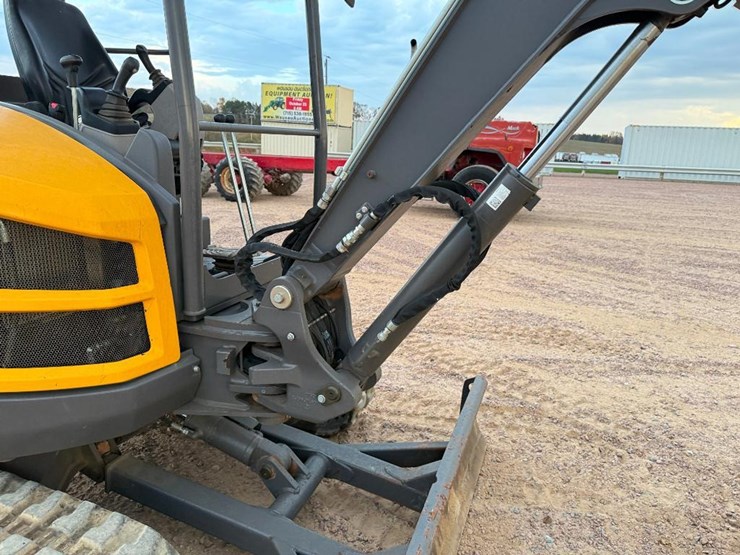 volvo-ecr40d-image-40