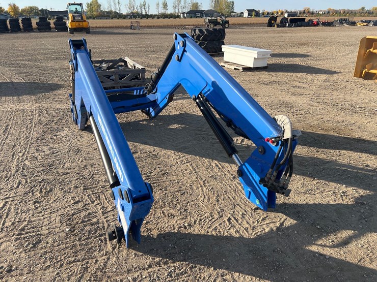 2014-new-holland-855tl-image-4