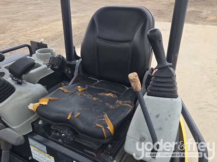 2020-yanmar-vio35-6a-image-48