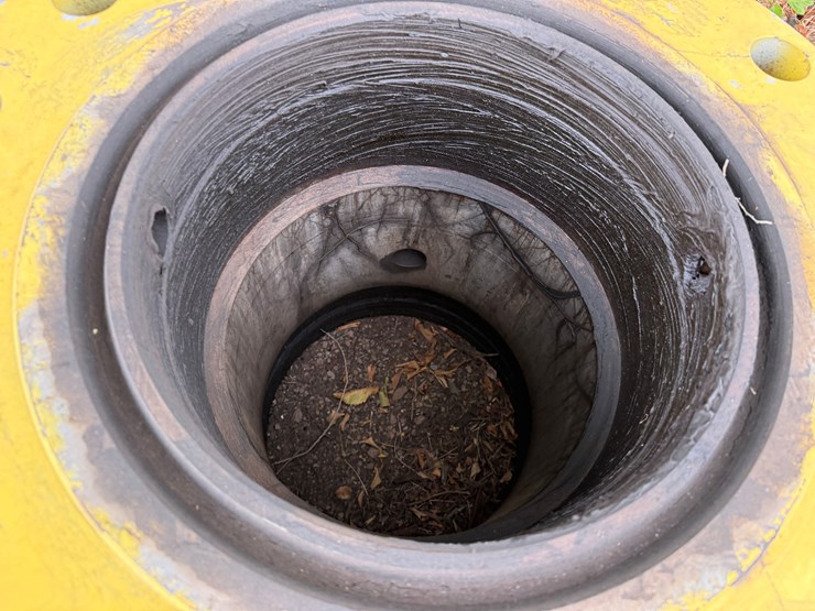 (2)-11-5/8”-&-(1)-13-5/8”-5m-/-10m-casing-heads-image-9