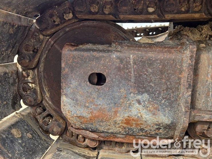 2015-komatsu-pc210-image-13
