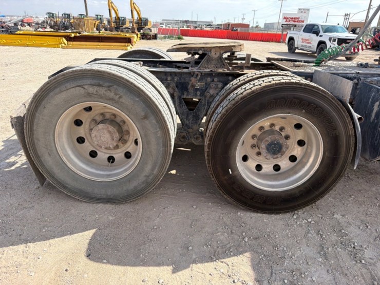 2019-kenworth-t880-image-4