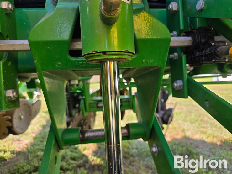 2017-john-deere-1765-image-16