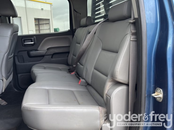 2015-chevrolet-silverado-2500-image-25