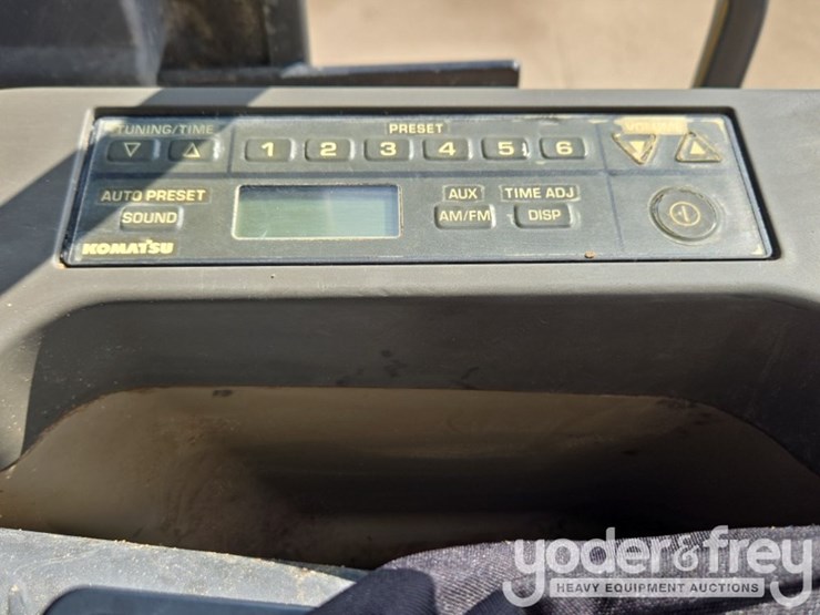 2015-komatsu-pc210-image-69