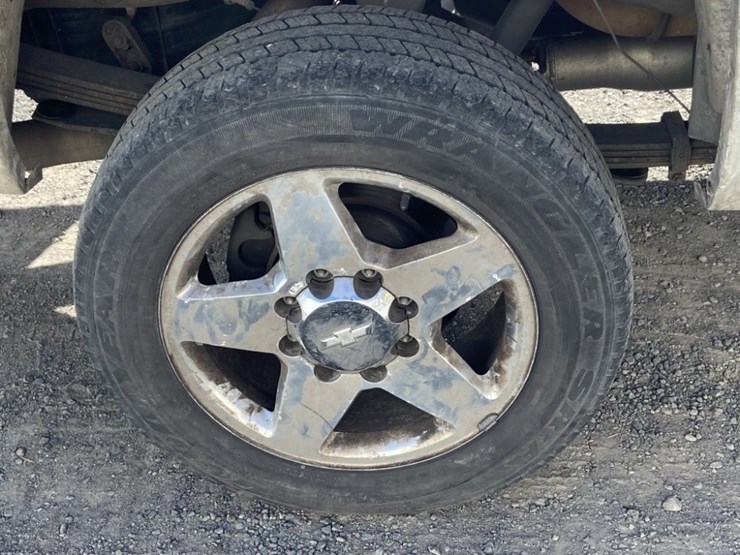 2016-chevrolet-silverado-2500-image-36