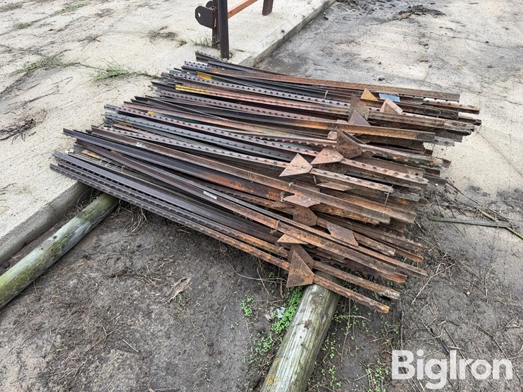 steel-t-posts-image-1