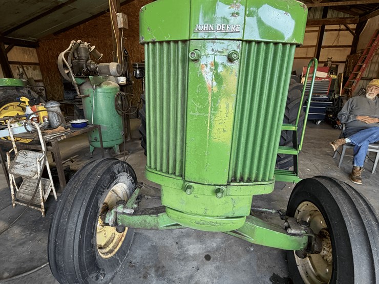 1956-john-deere-70-image-3