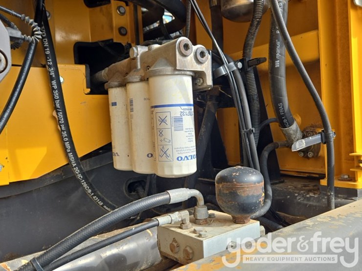 2016-volvo-ec350el-image-41