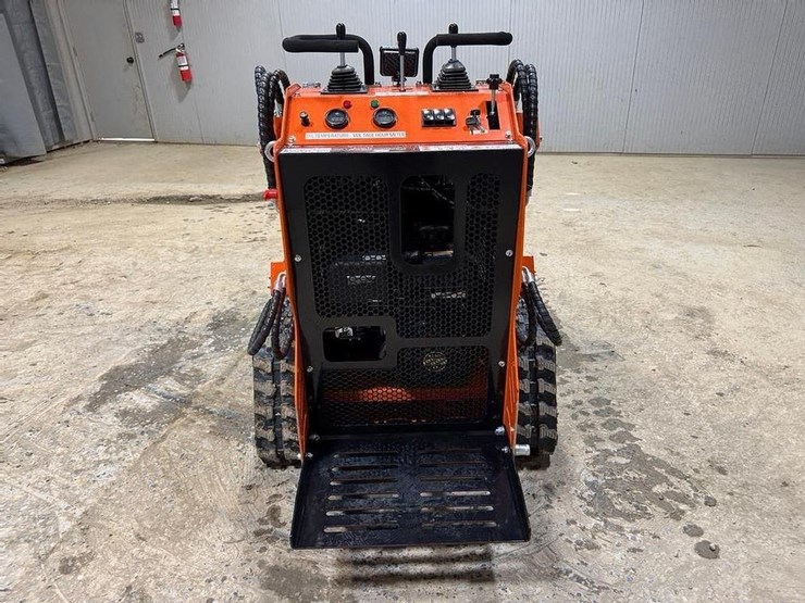 ft36c-walk-behind-skid-loader-image-4